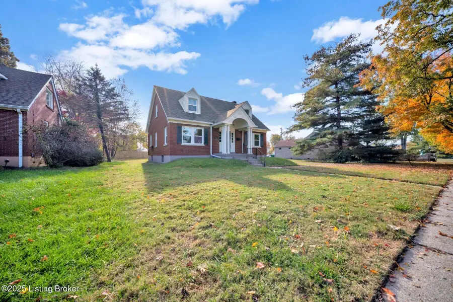 2206 Sieger Villa Ct, Louisville, KY 40218 - Image #3