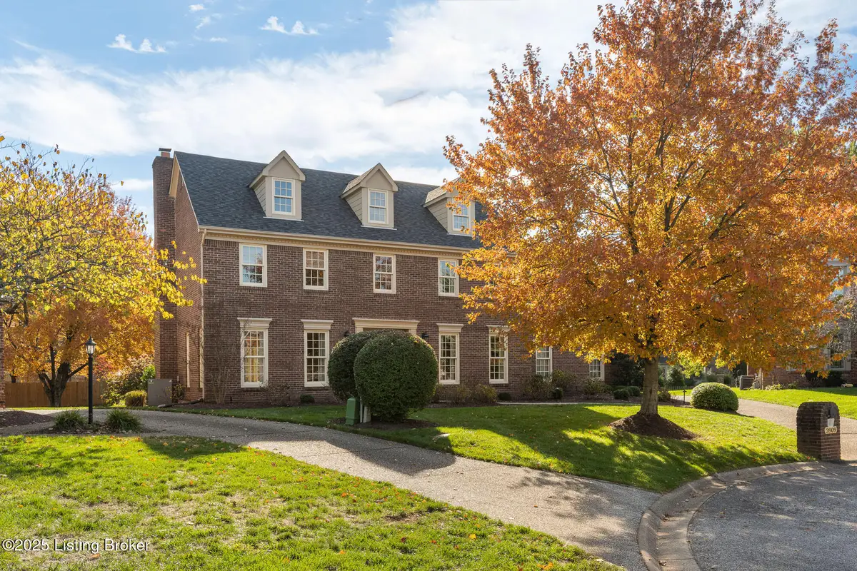 2809 Woods Club Rd, Louisville, KY 40241 - #1