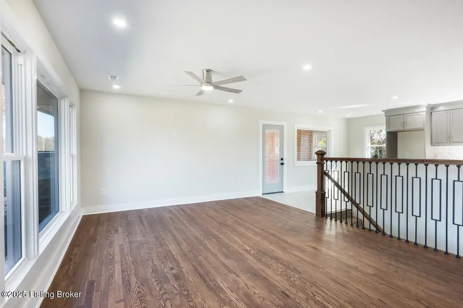 1040 W Crocus Dr, Radcliff, KY 40160 - Image #3