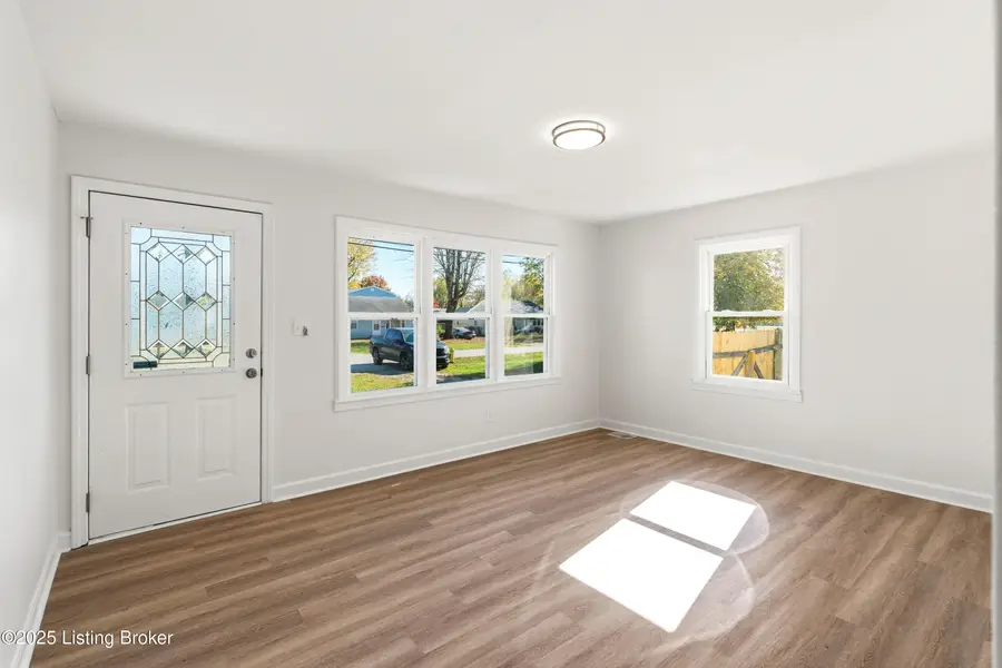 13210 Ashlawn Dr, Louisville, KY 40272 - Image #2