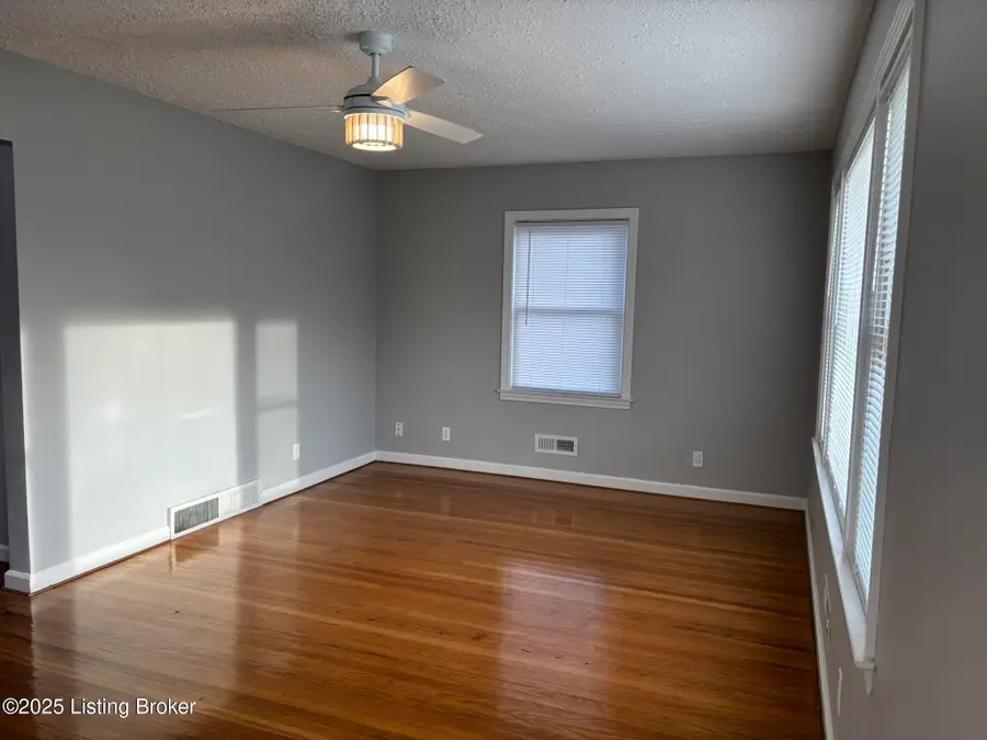 3543 Mayo Dr, Louisville, KY 40218 - Image #3