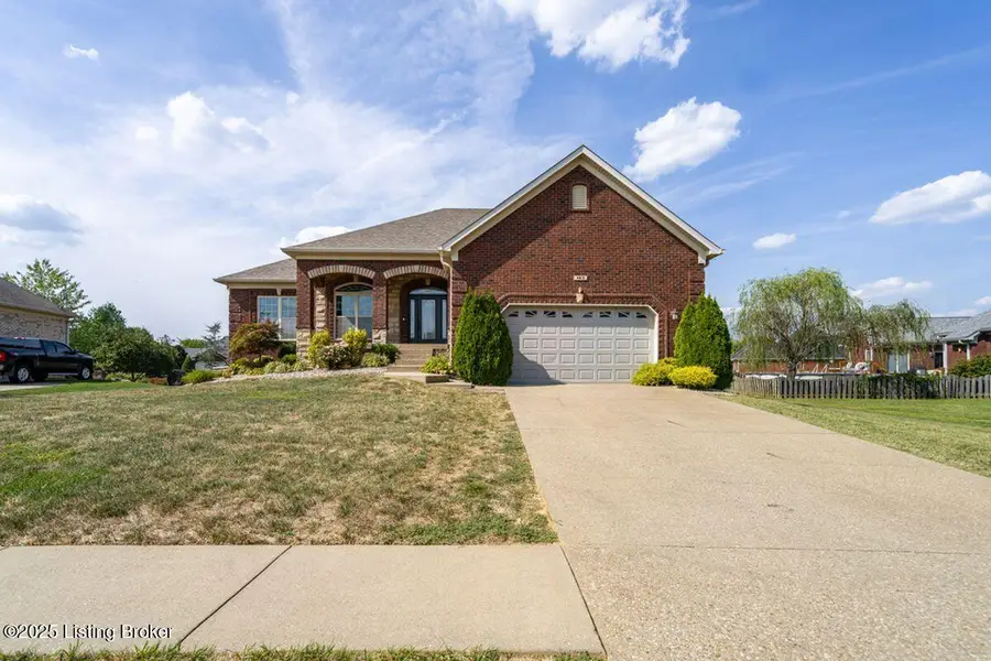 163 Olde Colony Ct, Mount Washington, KY 40047 - Image #2