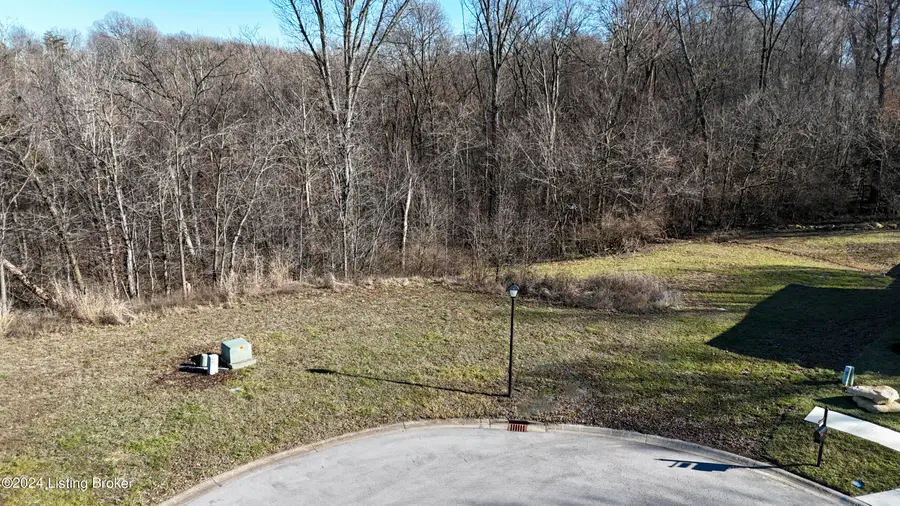 6243 Hudson Creek Dr, Louisville, KY 40291 - Image #2