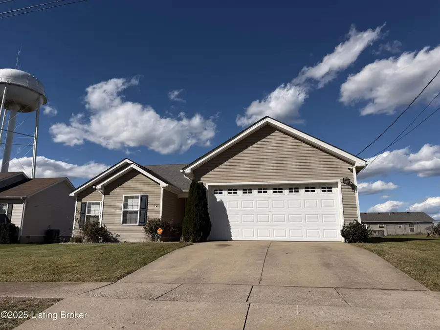 121 Danbrook Ct, Radcliff, KY 40160 - Image #2