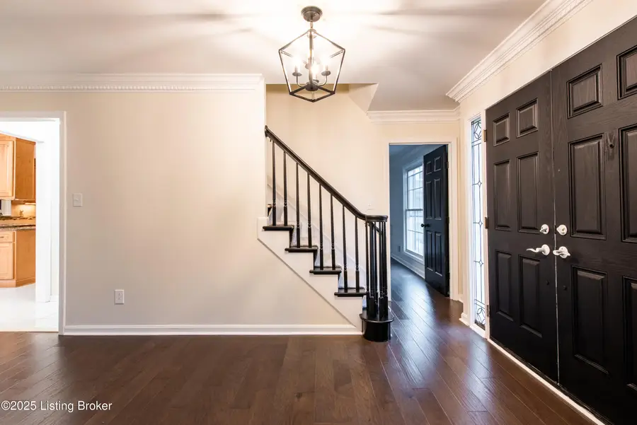 212 Dorshire Ct, Louisville, KY 40245 - Image #2