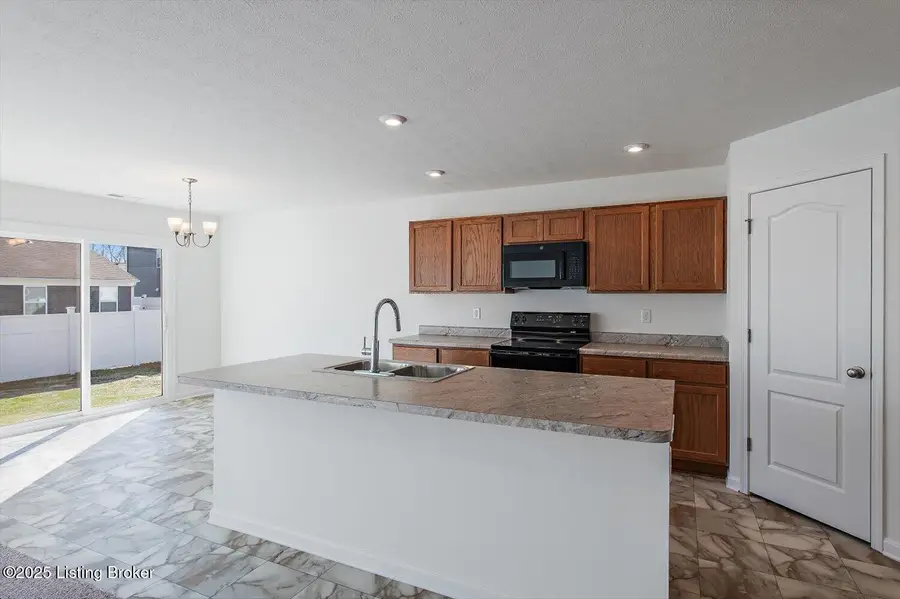 478 Mud Hen Dr, Shepherdsville, KY 40165 - Image #2