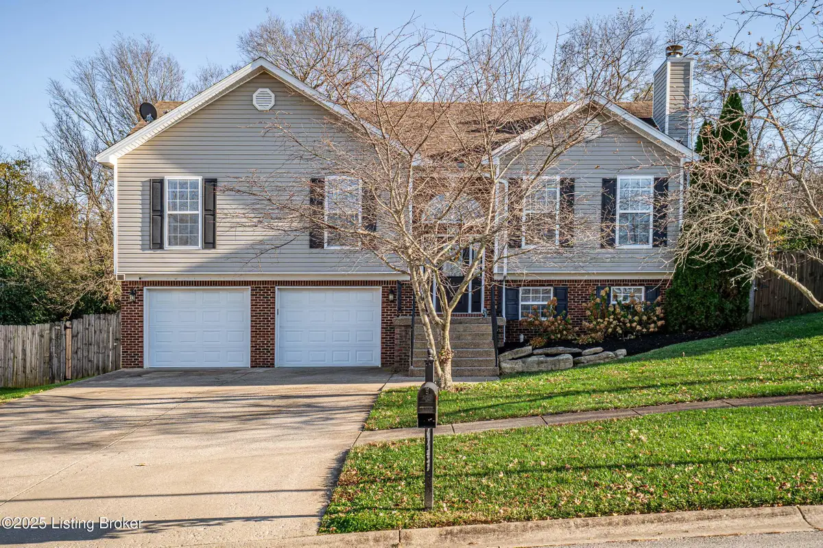 196 Lincoln Station Dr, Simpsonville, KY 40067 - Image #1