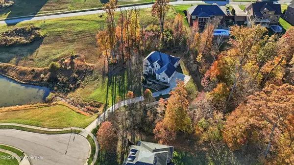 7700 Bella Woods Ct, Louisville, KY 40214