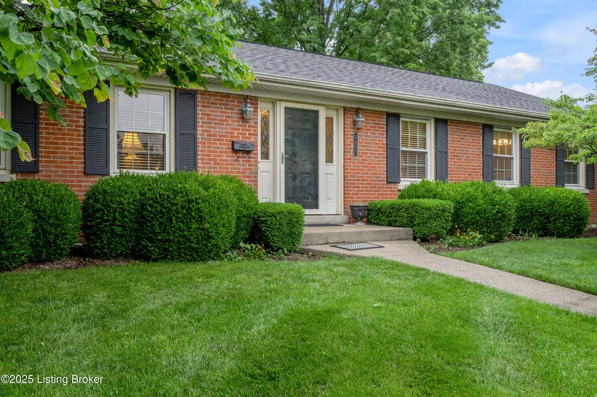 3433 Lansdowne Dr, Lexington, KY 40517 - Image #1