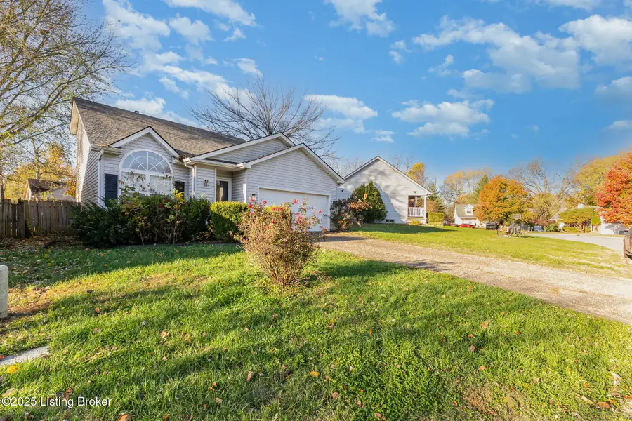 4908 Flushing Way, Louisville, KY 40272 - Image #3