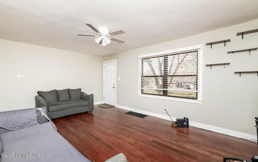 2670 S Wilson Rd, Radcliff, KY 40160 - Image #3