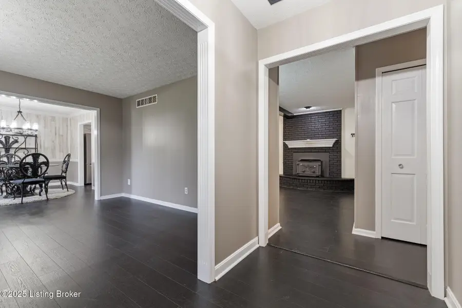 7807 Apple Valley Dr, Louisville, KY 40228 - Image #3