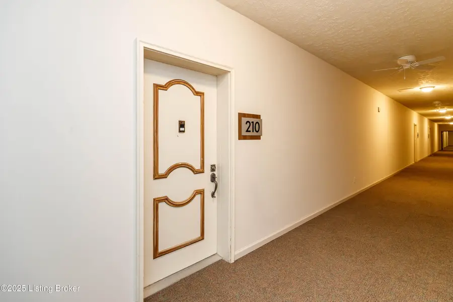 4180 Lyndon Way #UNIT 210, Louisville, KY 40207 - Image #2