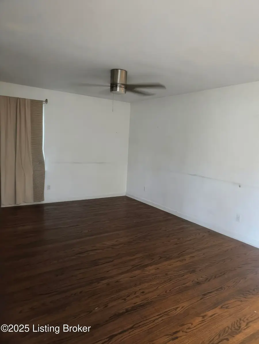 3201 Teakwood Cir, Louisville, KY 40216 - Image #2