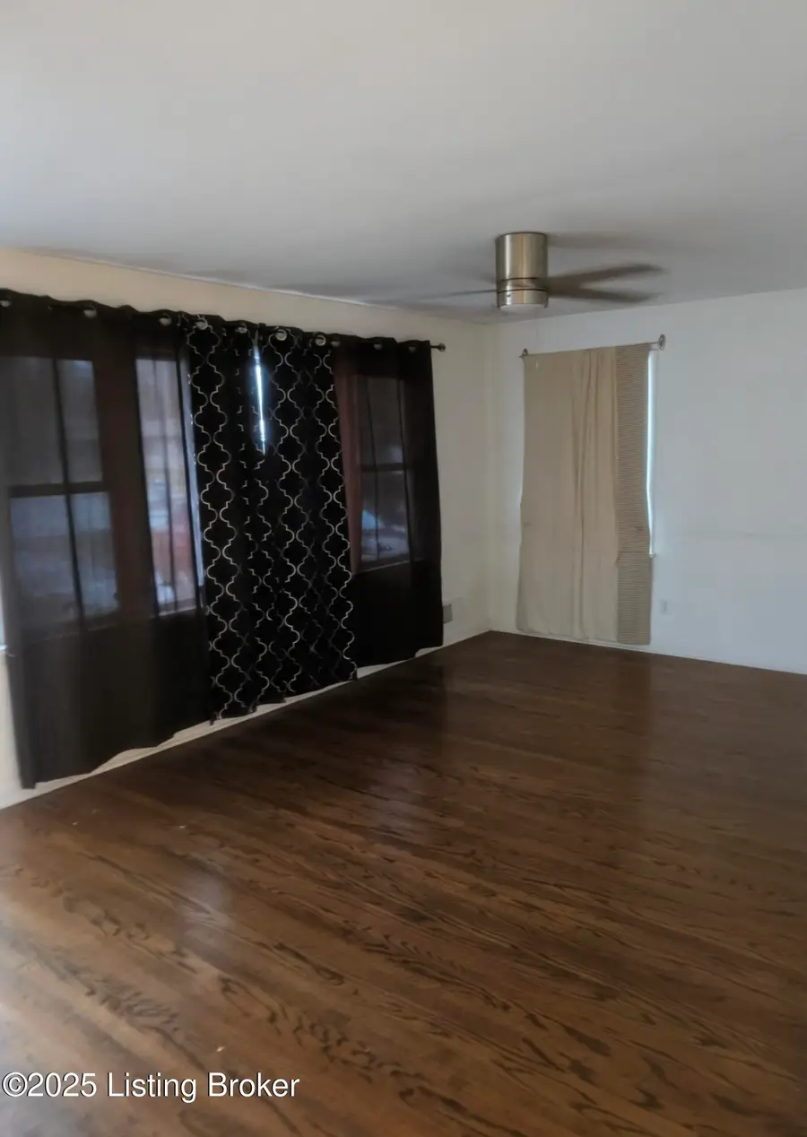 3201 Teakwood Cir, Louisville, KY 40216 - Image #3