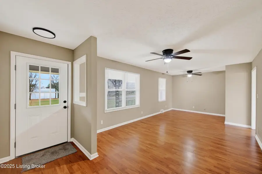 6425 Elmburg Rd, Bagdad, KY 40003 - Image #2