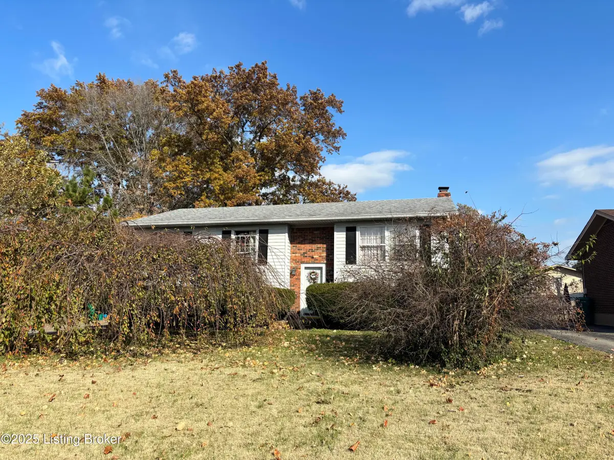 3823 Chevy Chase Rd, Louisville, KY 40218 - Image #1