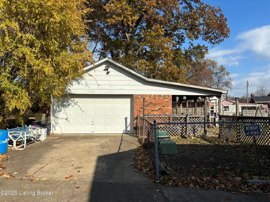 3823 Chevy Chase Rd, Louisville, KY 40218 - Image #2