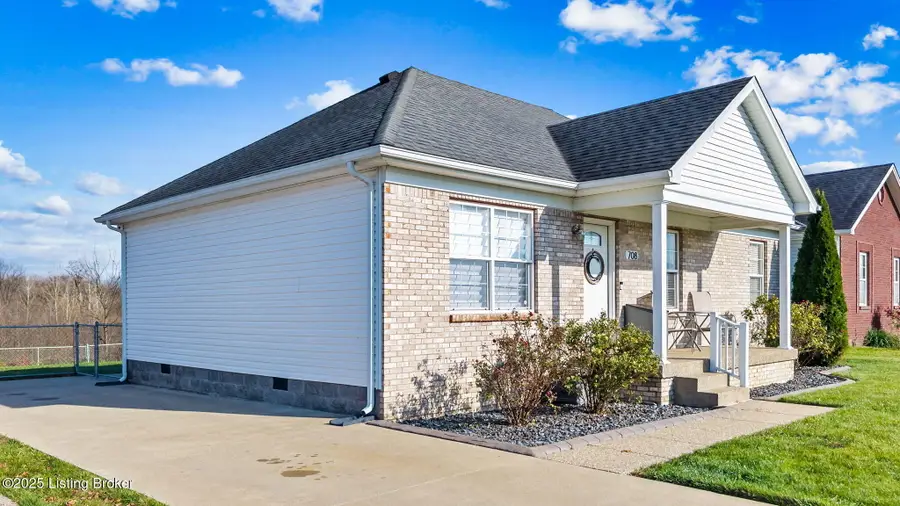 708 Tecumseh Dr, Shepherdsville, KY 40165 - Image #2