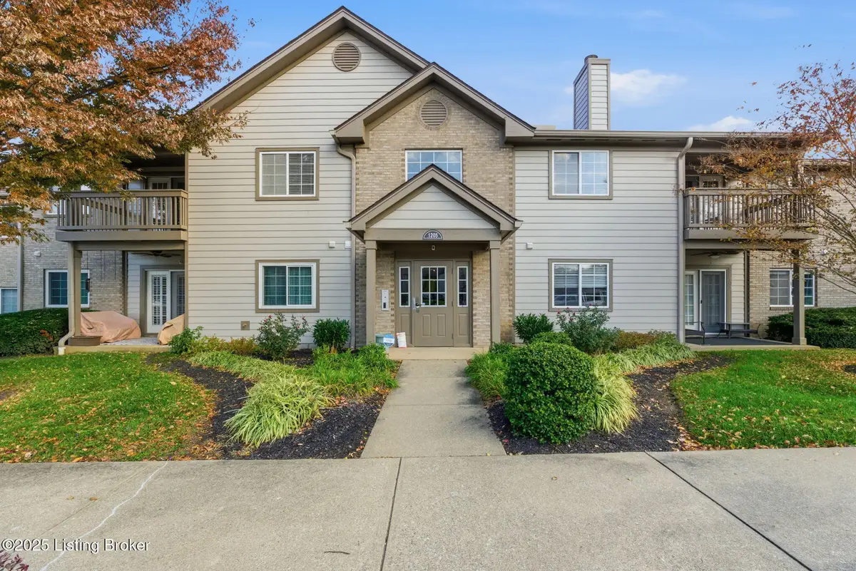 1205 Winter Springs Ct #202, Louisville, KY 40223 - Image #1