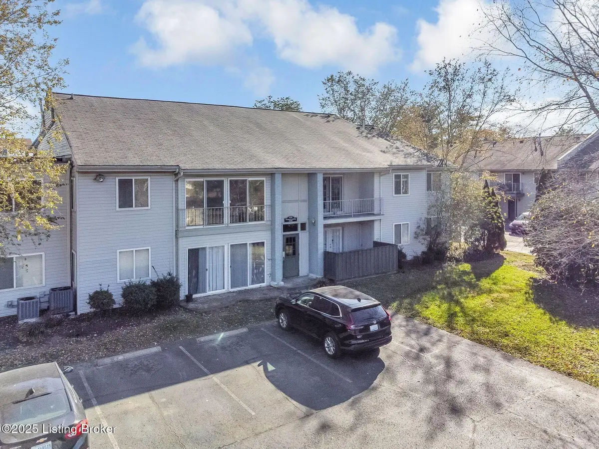 4204 Wisteria Landing Cir #203, Louisville, KY 40218 - Image #1
