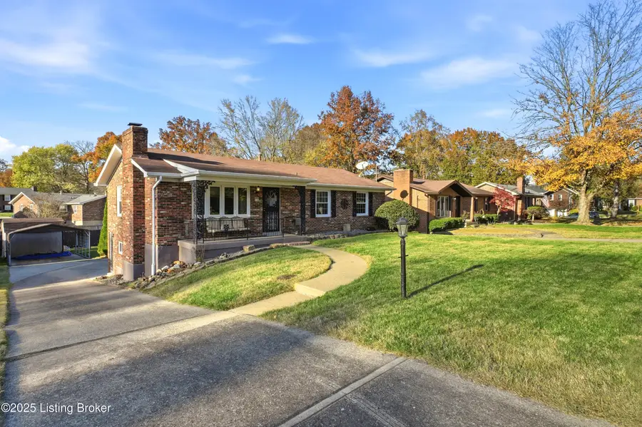 9106 Pomona Pl, Louisville, KY 40272 - Image #2