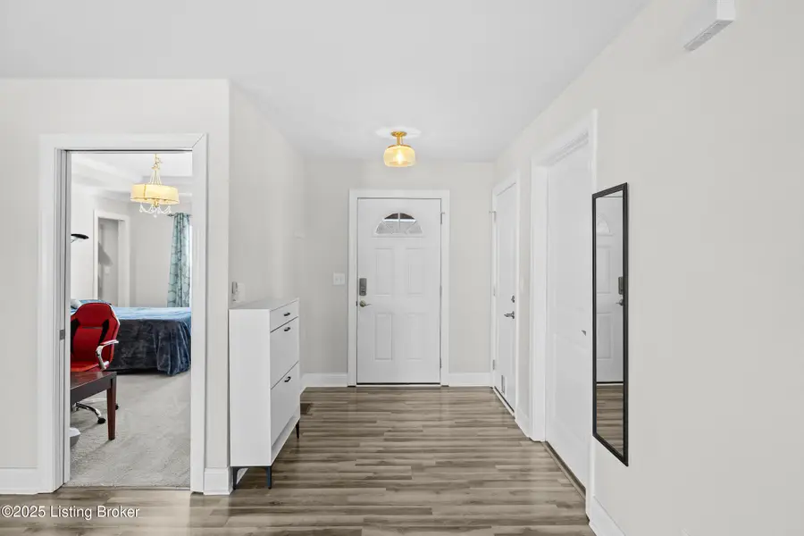 5023 Black Falcon Rd, Shelbyville, KY 40065 - Image #2