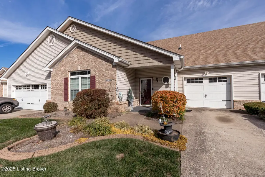 8405 Moss Garden Dr, Louisville, KY 40219 - Image #2