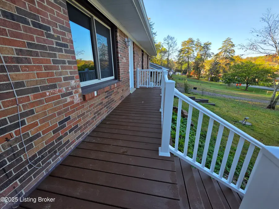 454 Pinewood Dr, Radcliff, KY 40160 - Image #3