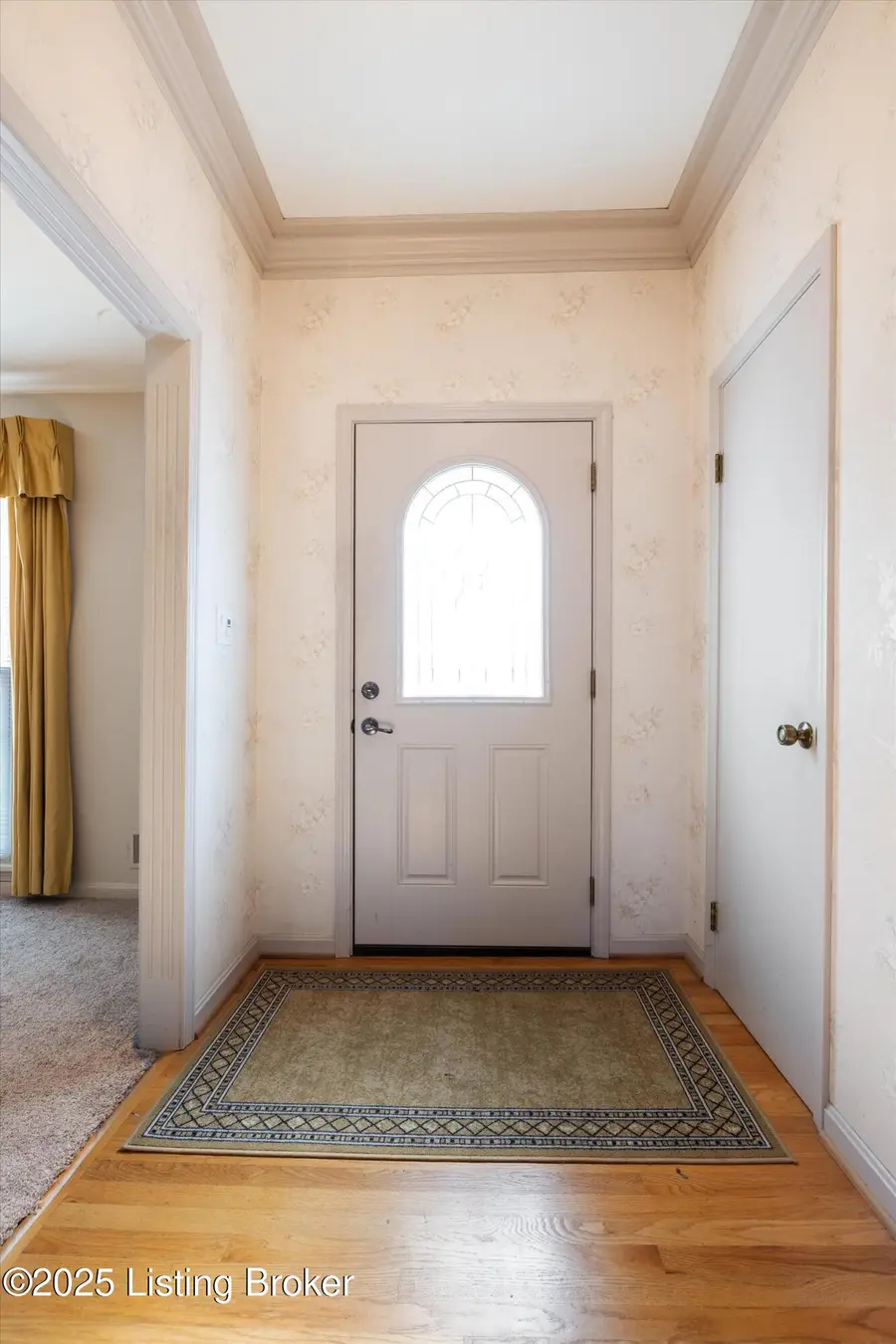 7007 Peppermill Ln, Louisville, KY 40228 - Image #2