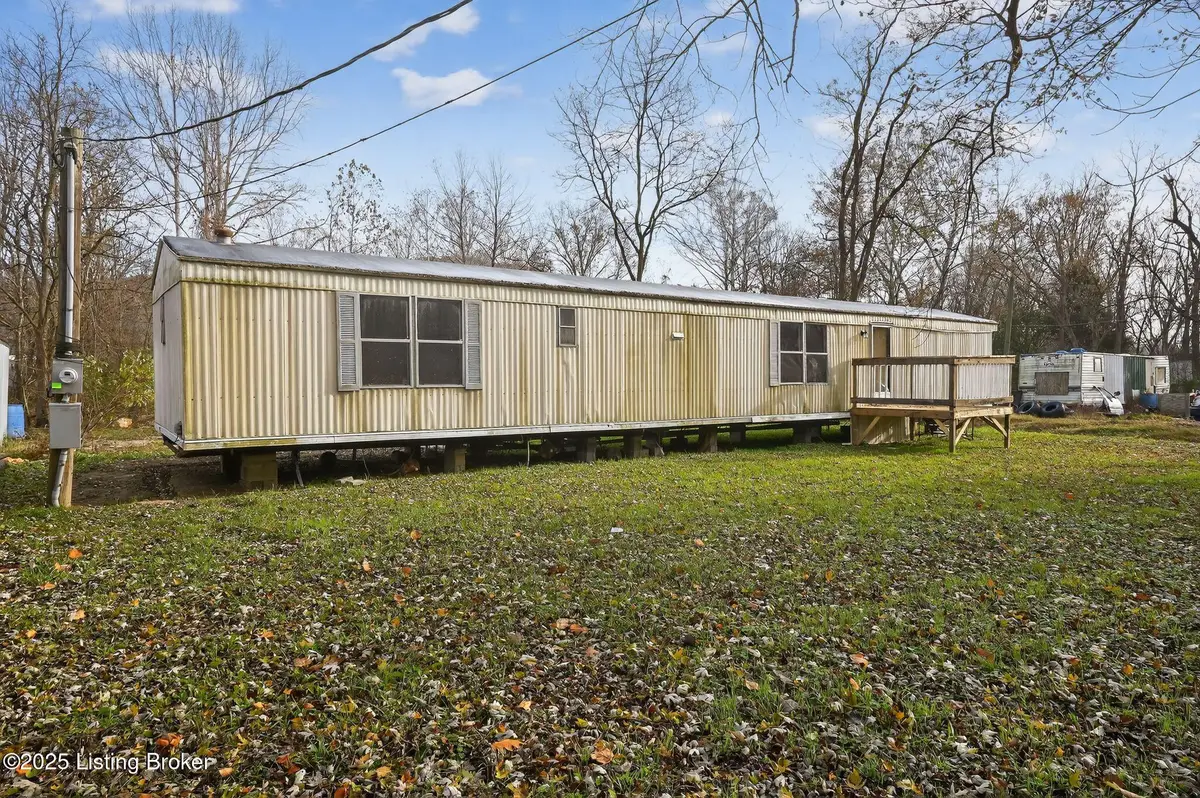 226 Creekside Dr, Shepherdsville, KY 40165 - Image #1