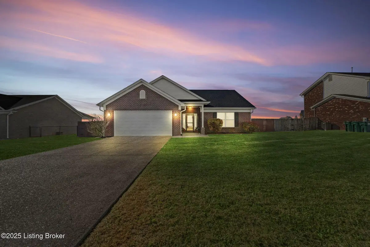 189 Magnolia Dr, Shepherdsville, KY 40165 - Image #1