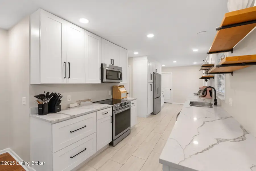 673 Seminole Rd, Radcliff, KY 40160 - Image #2