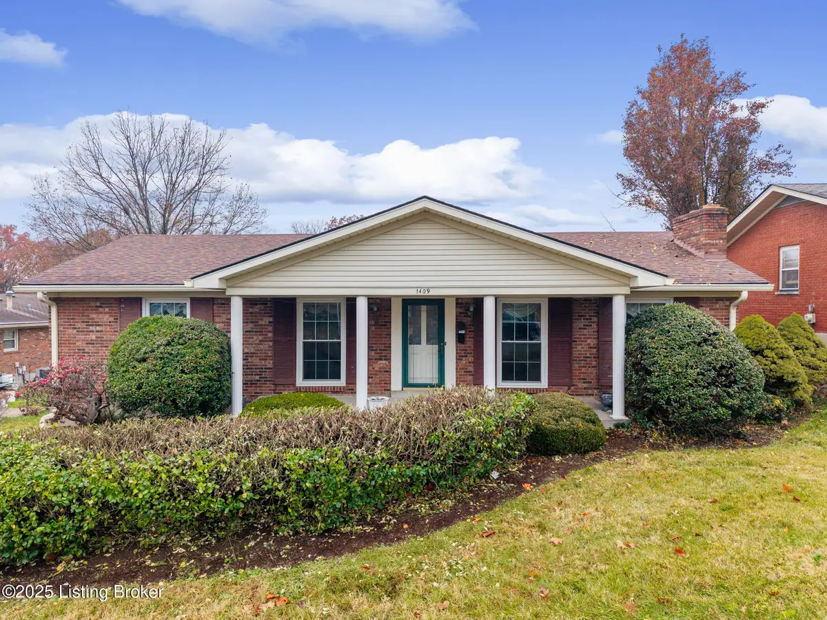 1409 Cloverhills Dr, Louisville, KY 40216 - Image #1