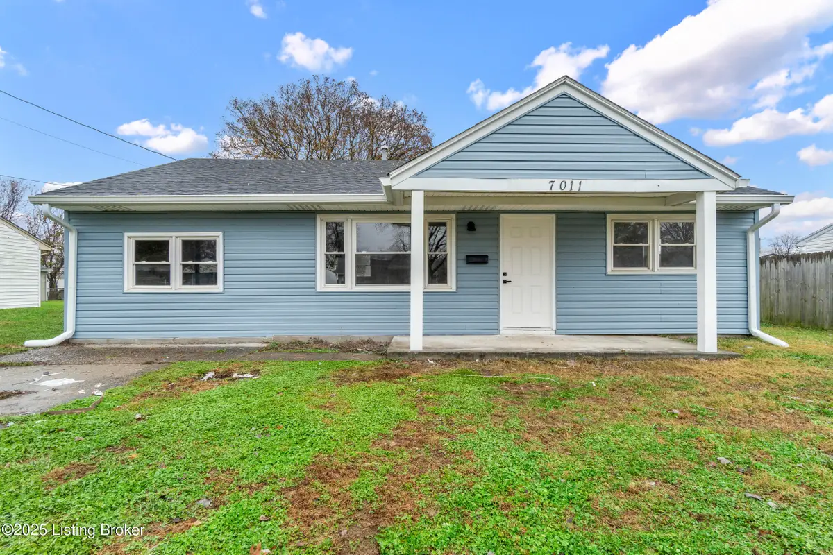 7011 Betsy Ross Dr, Louisville, KY 40272 - Image #1