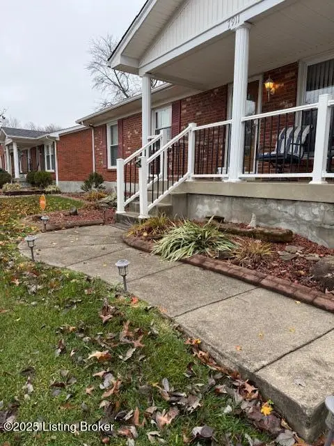 7911 Pickwick Ln, Louisville, KY 40219 - Image #2