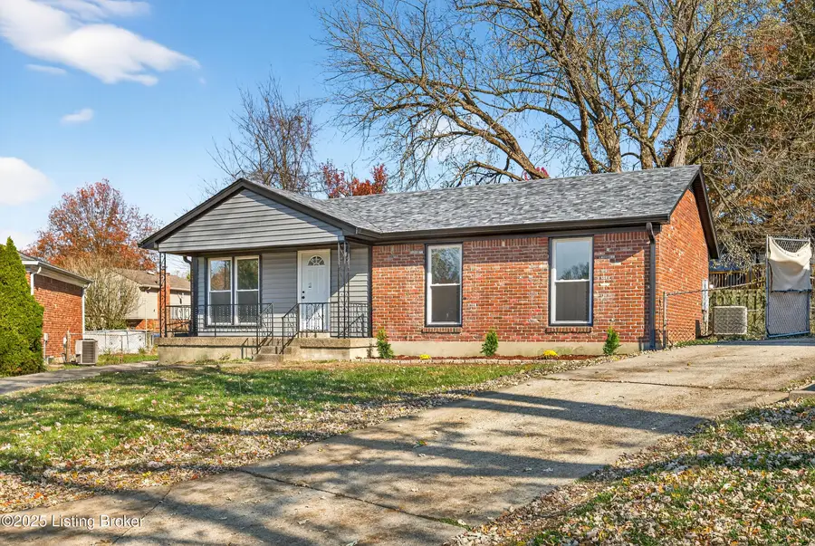 8001 Cloverport Ct, Louisville, KY 40228 - Image #3