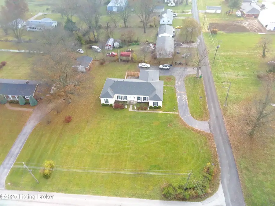 12 Carrol Ann Ave, Pleasureville, KY 40057 - Image #2