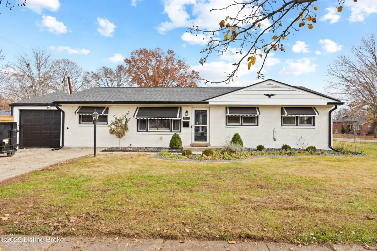 3907 Mamaroneck Rd, Louisville, KY 40218 - Image #1