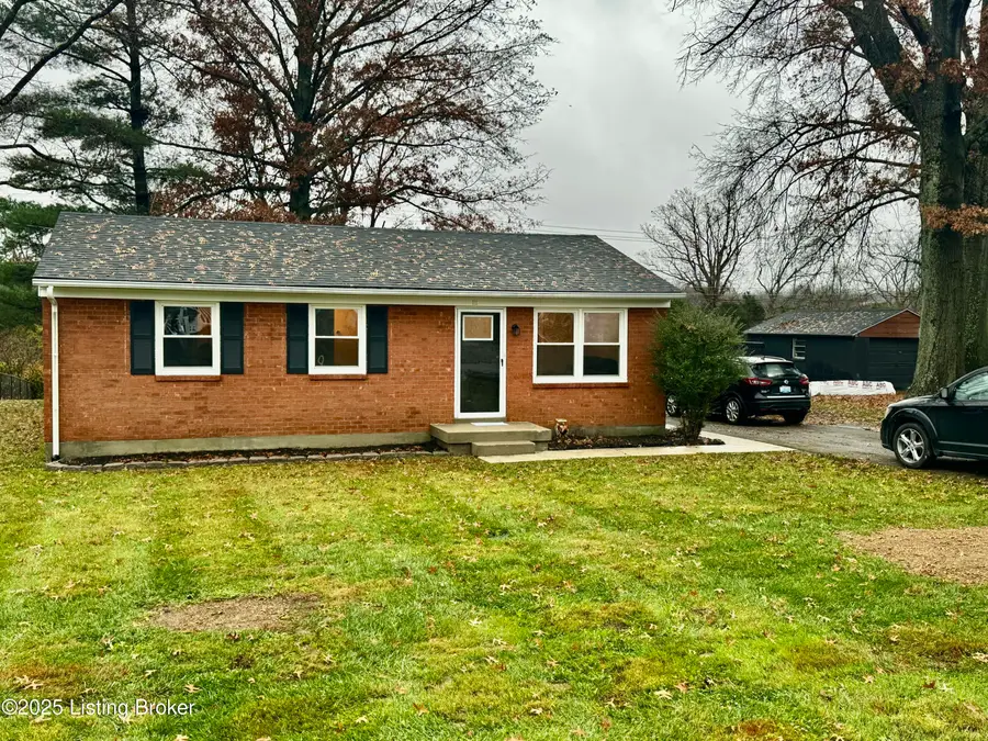 111 Duncan Ave, La Grange, KY 40031 - Image #2