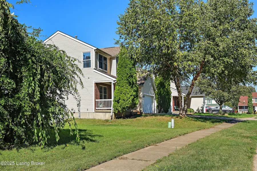 4428 Fallen Apple Ln, Louisville, KY 40218 - Image #3