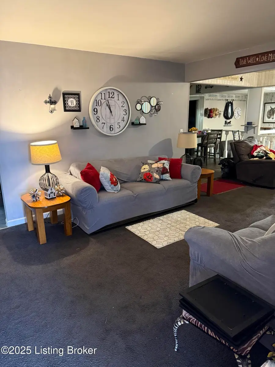 5315 Velle Vista Dr, Louisville, KY 40272 - Image #2