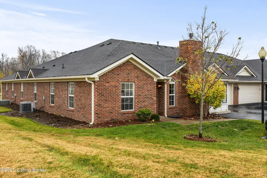 11403 Ridge Lake Dr, Louisville, KY 40272 - Image #3