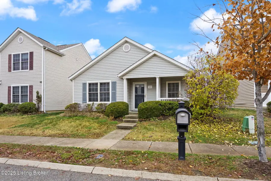 7009 Black Mountain Dr, Louisville, KY 40228 - Image #2