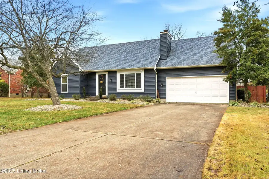 10100 Settlers Crest Ln, Louisville, KY 40299 - Image #2