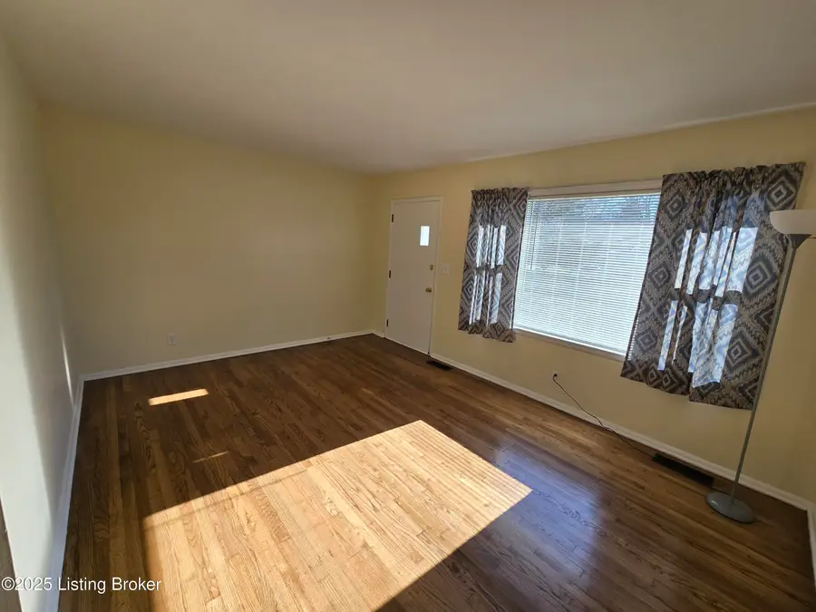 5603 Walnut Way, Louisville, KY 40229 - Image #3