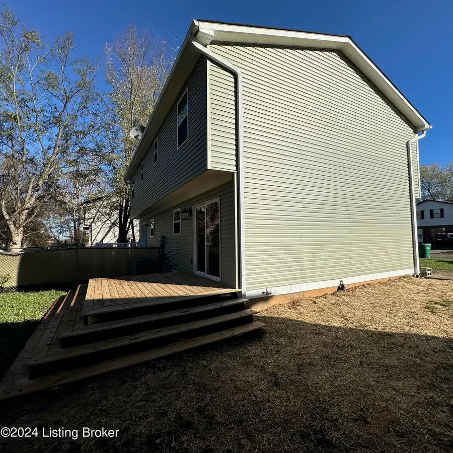 744 Brian Ct, Radcliff, KY 40160 - Image #2