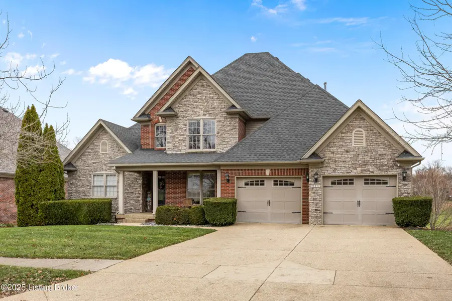 511 Davenport Dr, Louisville, KY 40245 - Image #2