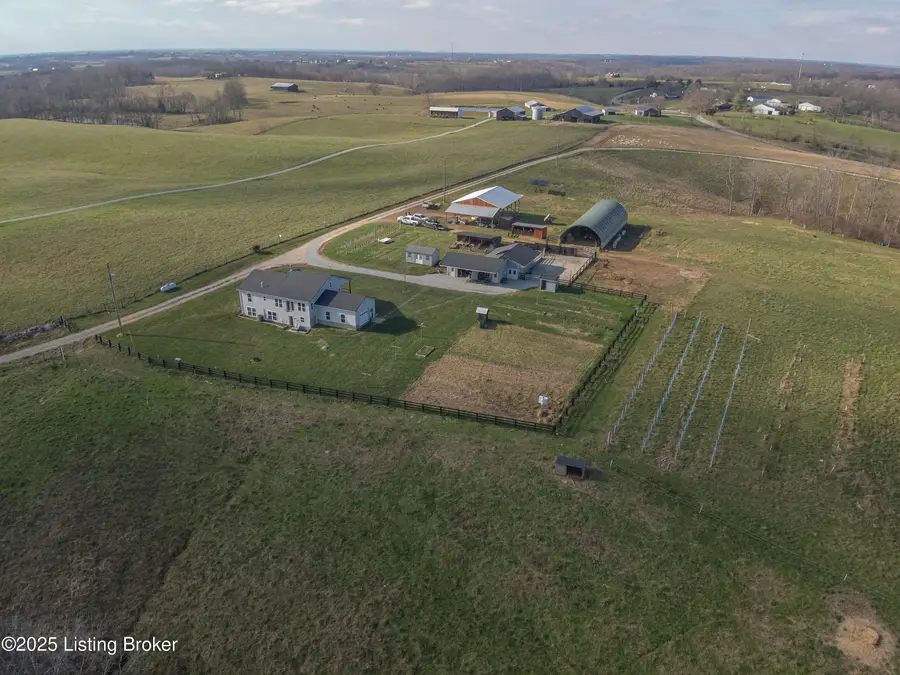 900 Lawrenceburg Rd, Willisburg, KY 40078 - Image #2