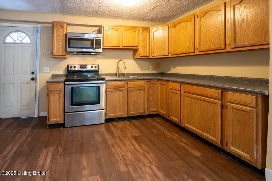 217 S Shawnee Terrace, Louisville, KY 40212 - Image #3